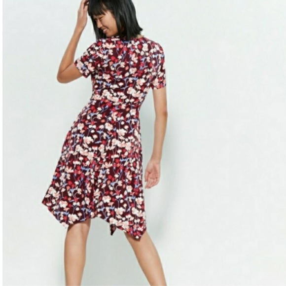#32 Tommy HILFIGER BROOKSHIRE RED FLORAL Flare  DRESS - Picture 2 of 11